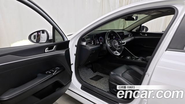 Kia K5 2022 — photo 10