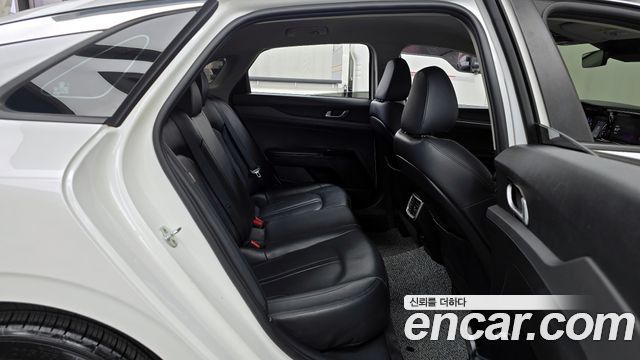 Kia K5 2022 — photo 12