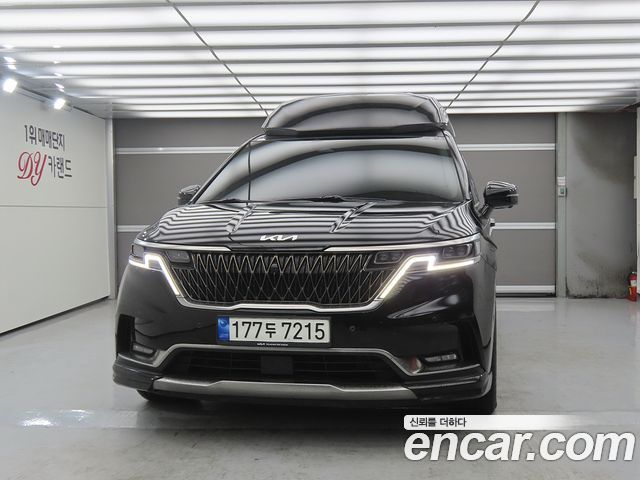 Kia Canival 2023 — photo 3