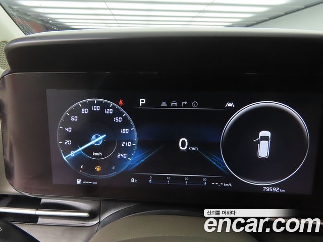 Kia Canival 2023 — photo 8