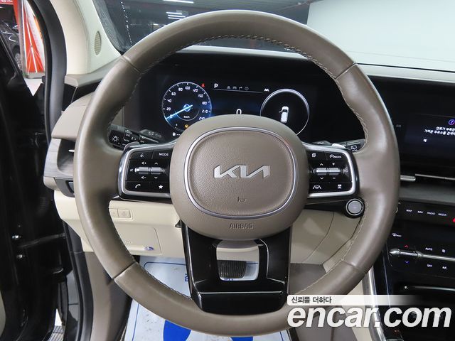 Kia Canival 2023 — photo 9