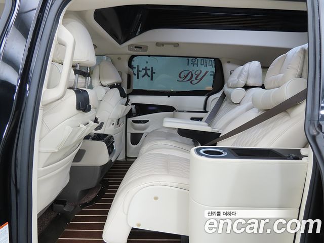 Kia Canival 2023 — photo 10