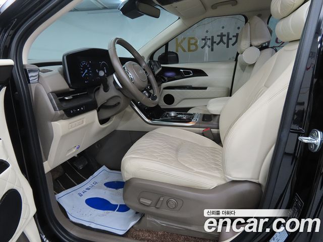 Kia Canival 2023 — photo 11