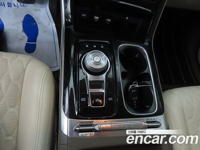 Kia Canival 2023 — photo 12