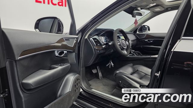 Volvo XC90 2017 — photo 10