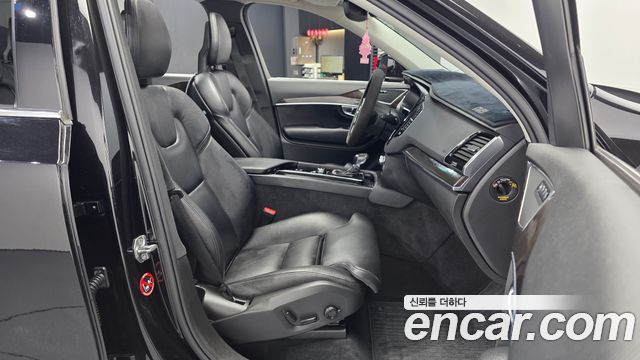 Volvo XC90 2017 — photo 11