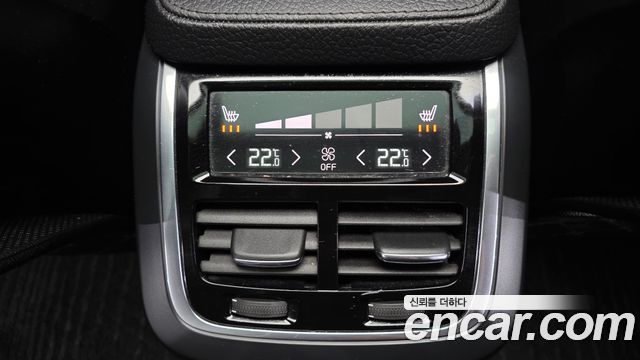 Volvo XC90 2017 — photo 19