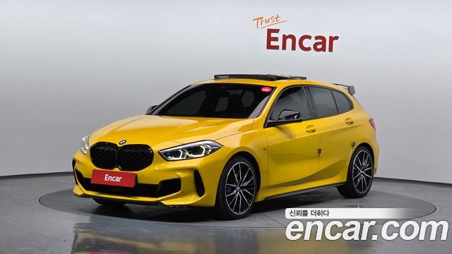 BMW 1-Series 2022 — photo 1