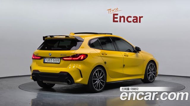 BMW 1-Series 2022 — photo 2