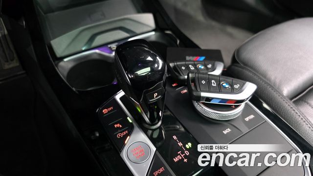 BMW 1-Series 2022 — photo 12