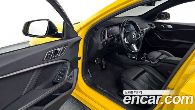 BMW 1-Series 2022 — photo 13