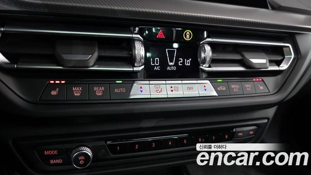 BMW 1-Series 2022 — photo 22