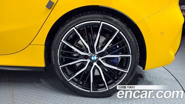 BMW 1-Series 2022 — photo 7