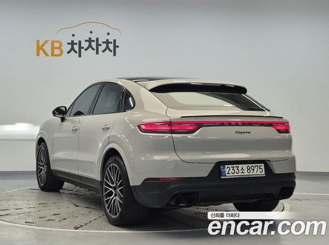 Porsche Cayenne 2021 — photo 2