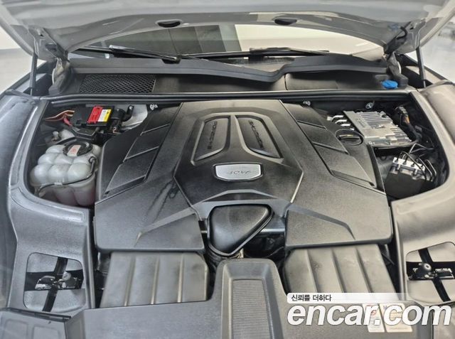Porsche Cayenne 2021 — photo 5