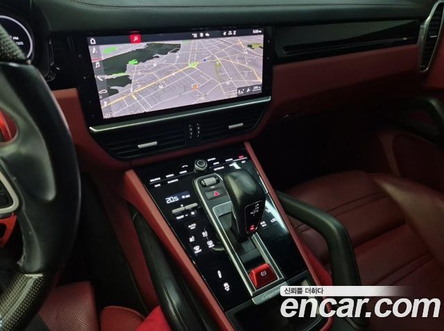 Porsche Cayenne 2021 — photo 10
