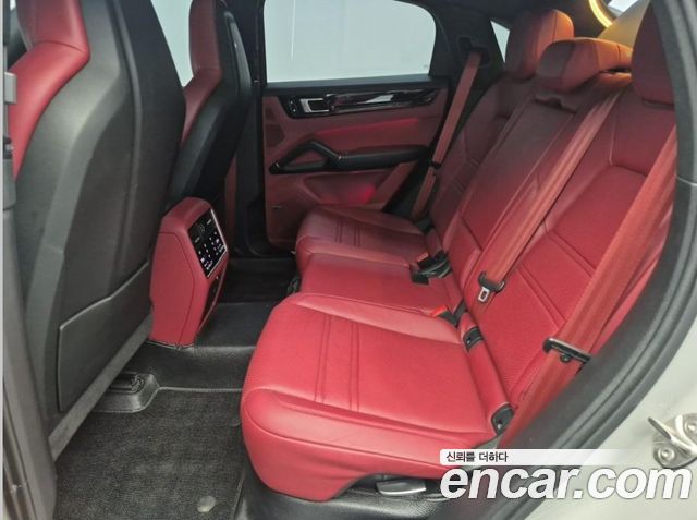 Porsche Cayenne 2021 — photo 12