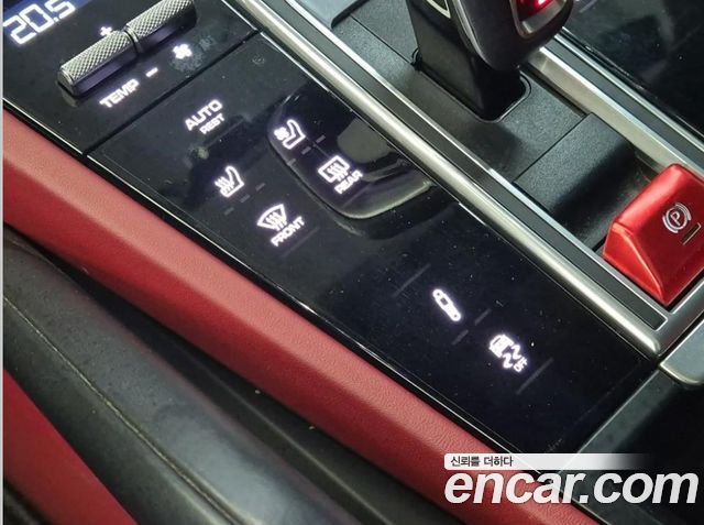 Porsche Cayenne 2021 — photo 17
