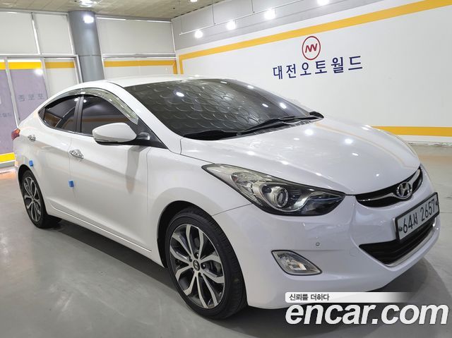 Hyundai AVANTE 2013 — photo 1