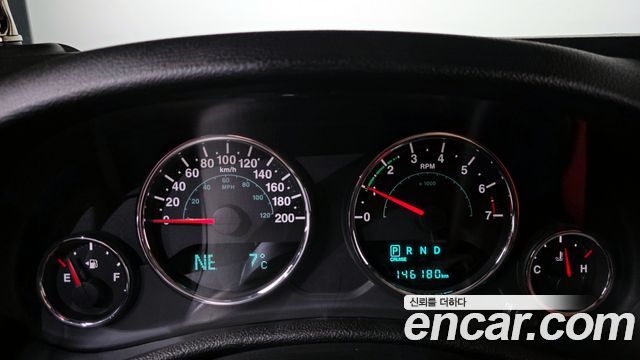 Jeep Wrangler 2016 — photo 8