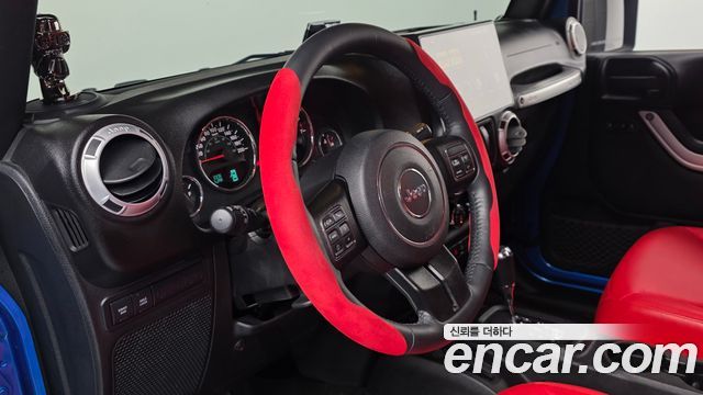 Jeep Wrangler 2016 — photo 12