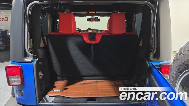 Jeep Wrangler 2016 — photo 14