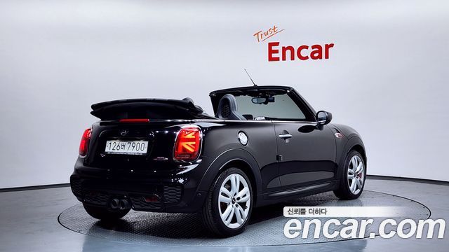 Mini Cooper Convertible 2020 — photo 2