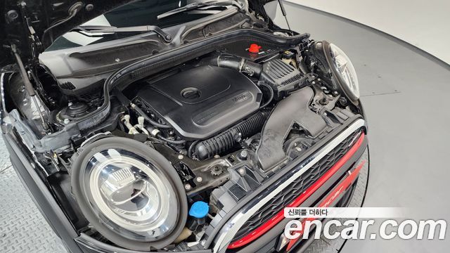 Mini Cooper Convertible 2020 — photo 6