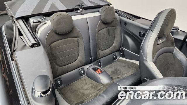 Mini Cooper Convertible 2020 — photo 17