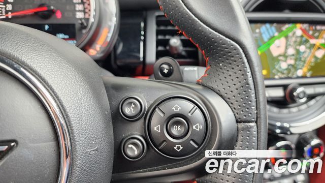 Mini Cooper Convertible 2020 — photo 21