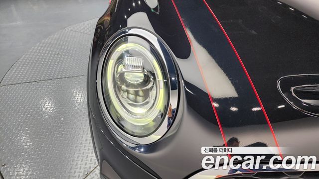 Mini Cooper Convertible 2020 — photo 8