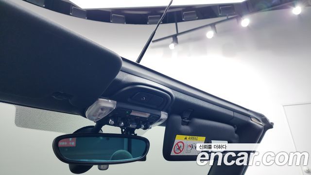 Mini Cooper Convertible 2020 — photo 28