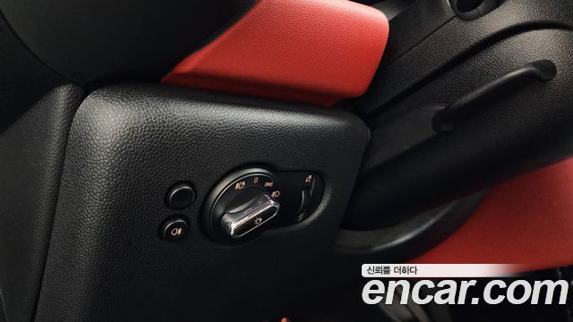 Mini Cooper Convertible 2020 — photo 29