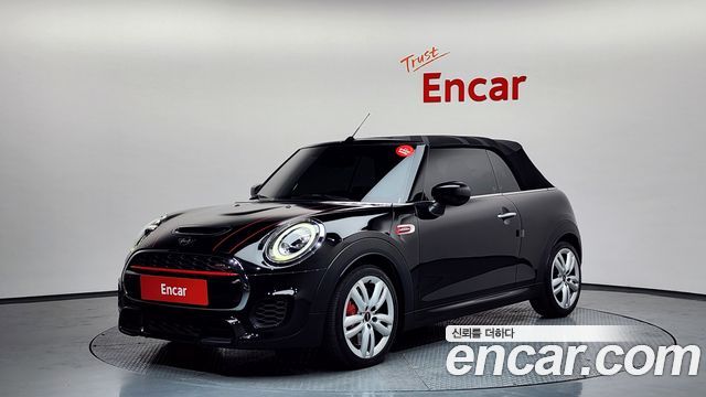Mini Cooper Convertible 2020 — photo 31
