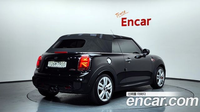 Mini Cooper Convertible 2020 — photo 36