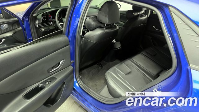 Hyundai AVANTE 2022 — photo 11