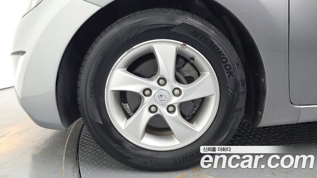 Hyundai AVANTE 2011 — photo 5