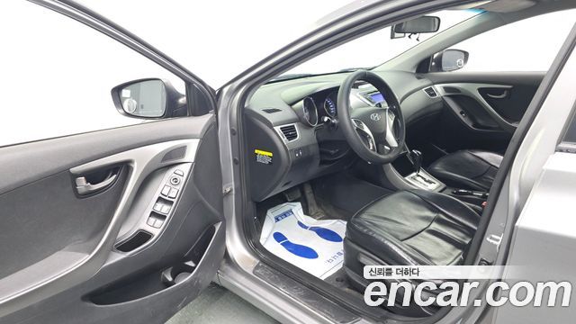 Hyundai AVANTE 2011 — photo 10
