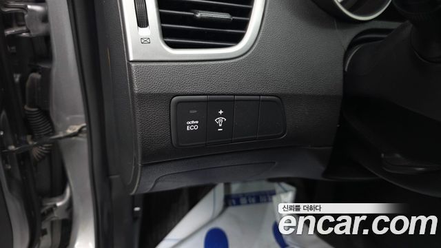 Hyundai AVANTE 2011 — photo 14