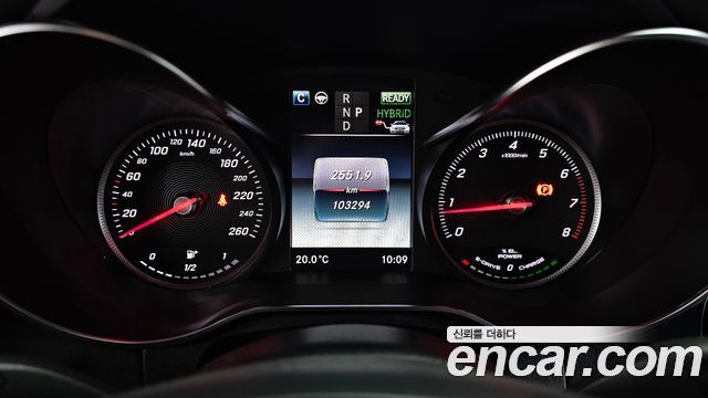 Mercedes-Benz GLC-Class 2018 — photo 11