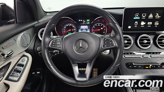 Mercedes-Benz GLC-Class 2018 — photo 18