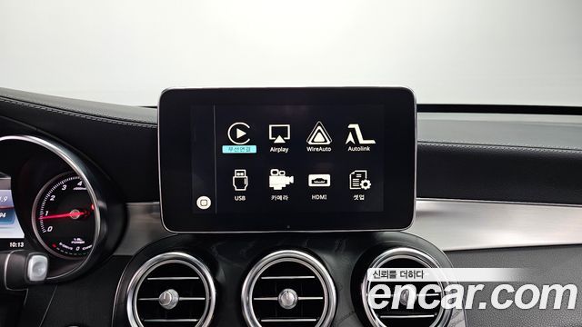 Mercedes-Benz GLC-Class 2018 — photo 23