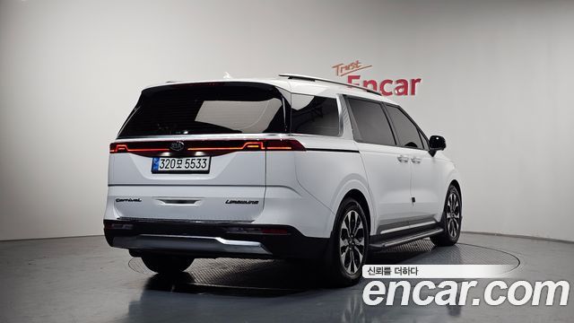 Kia Canival 2021 — photo 2