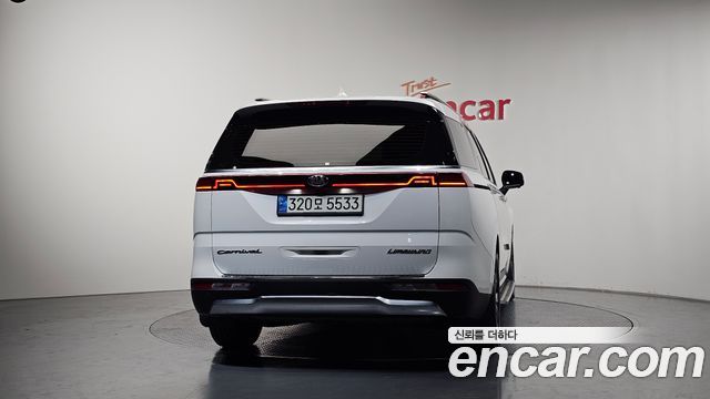 Kia Canival 2021 — photo 4