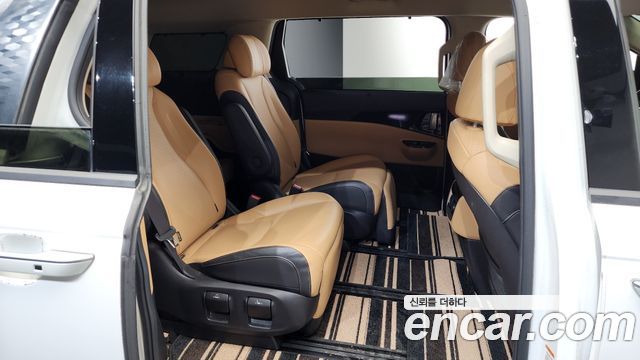 Kia Canival 2021 — photo 17