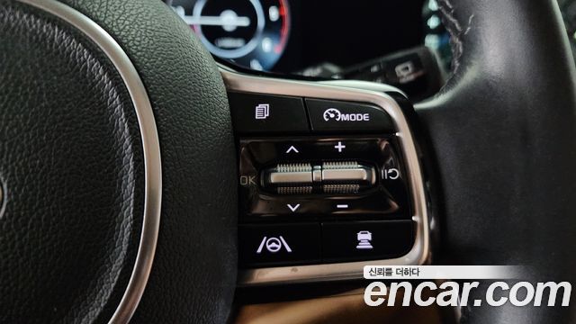 Kia Canival 2021 — photo 22