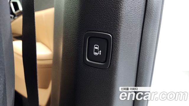 Kia Canival 2021 — photo 23