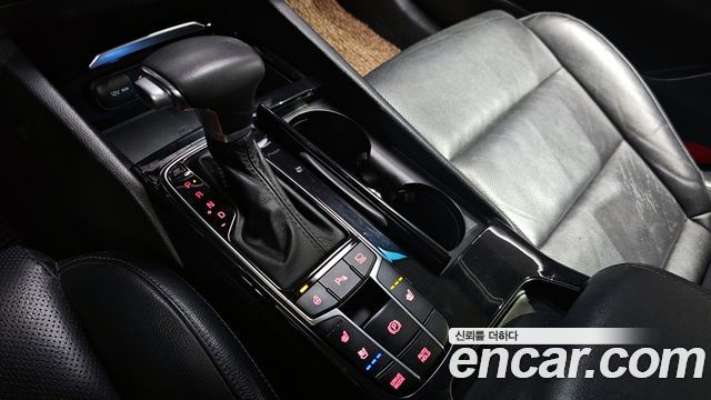 Kia K7 2018 — photo 9