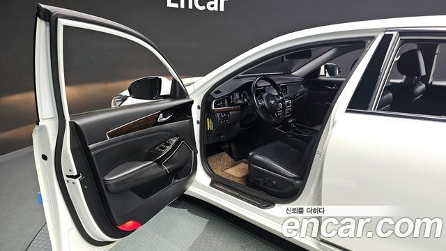Kia K7 2018 — photo 10