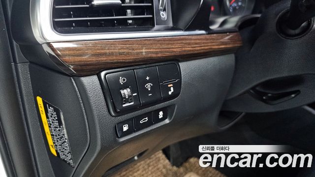Kia K7 2018 — photo 16